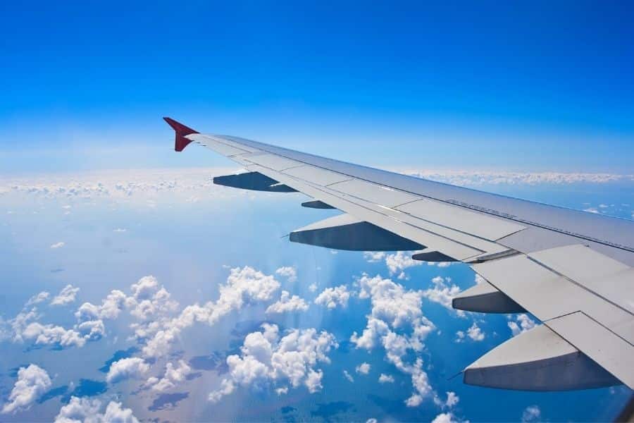 viaje-maldivas-avion