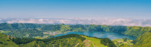 Foto panorámica de un lago de las Azores