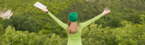Una mujer en la montaña